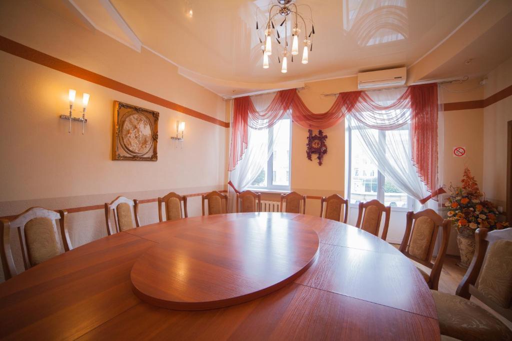 Hotel Vinnytsia Sawoy Екстериор снимка