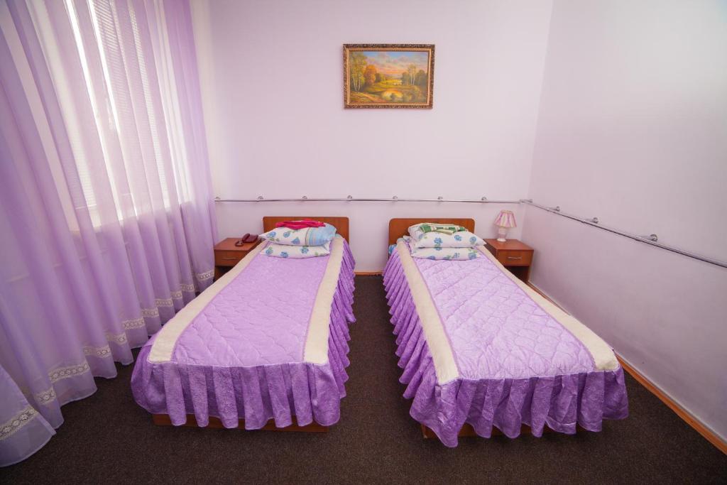 Hotel Vinnytsia Sawoy Стая снимка