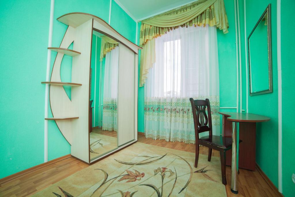 Hotel Vinnytsia Sawoy Стая снимка