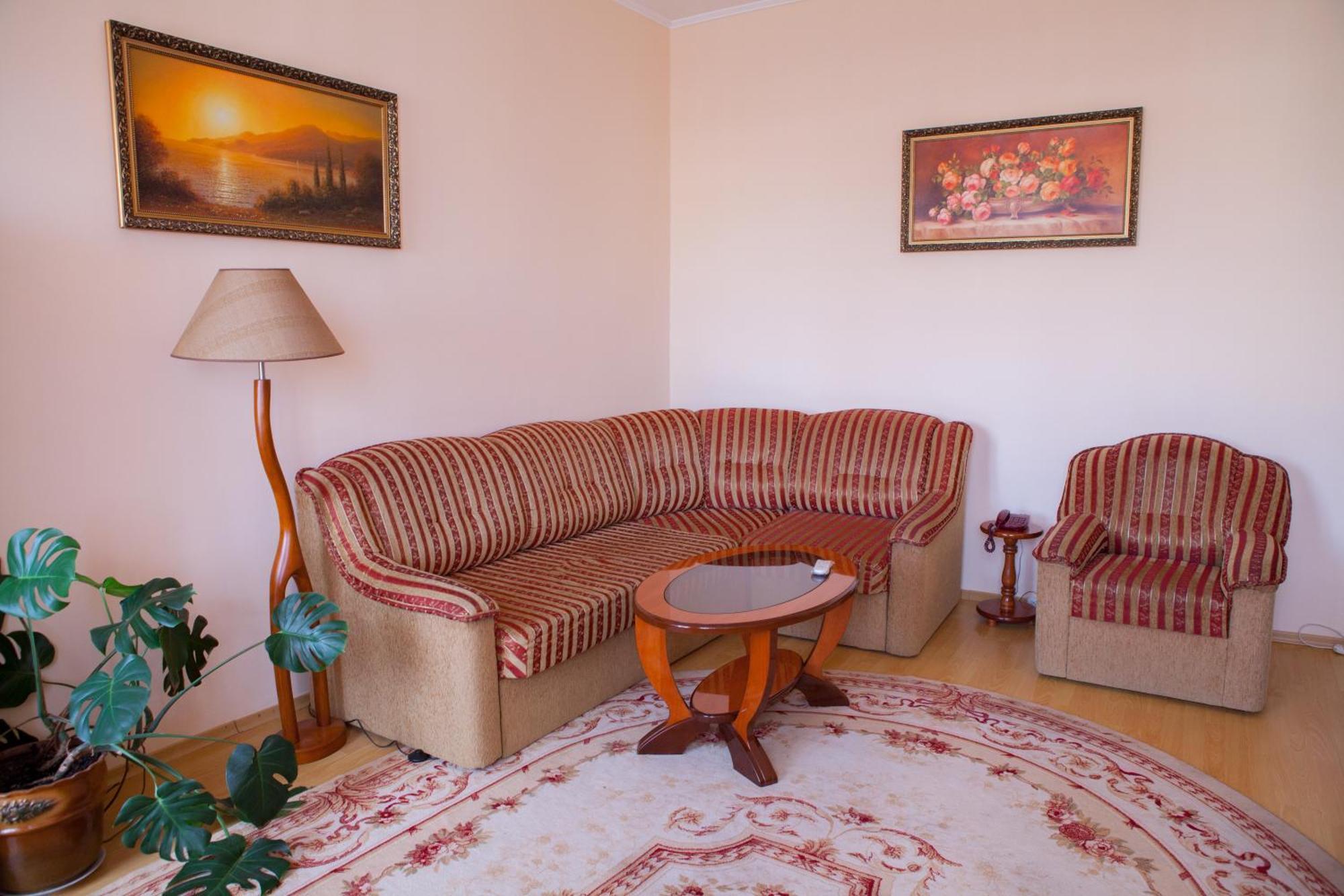 Hotel Vinnytsia Sawoy Екстериор снимка