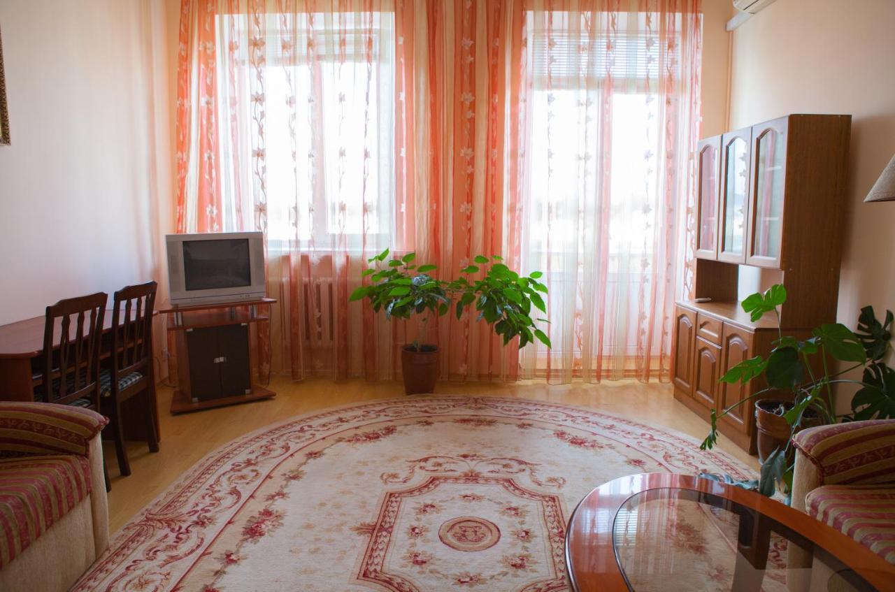 Hotel Vinnytsia Sawoy Стая снимка